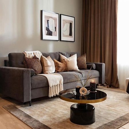 Qult - Misty Night Apartment Bukares Bagian luar foto
