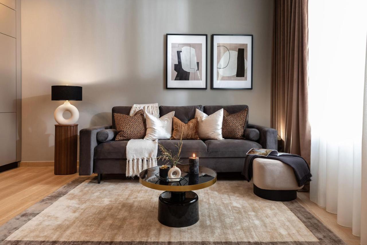 Qult - Misty Night Apartment Bukares Bagian luar foto