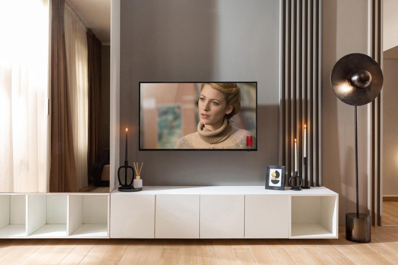 Qult - Misty Night Apartment Bukares Bagian luar foto
