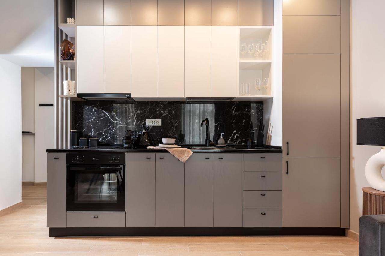 Qult - Misty Night Apartment Bukares Bagian luar foto
